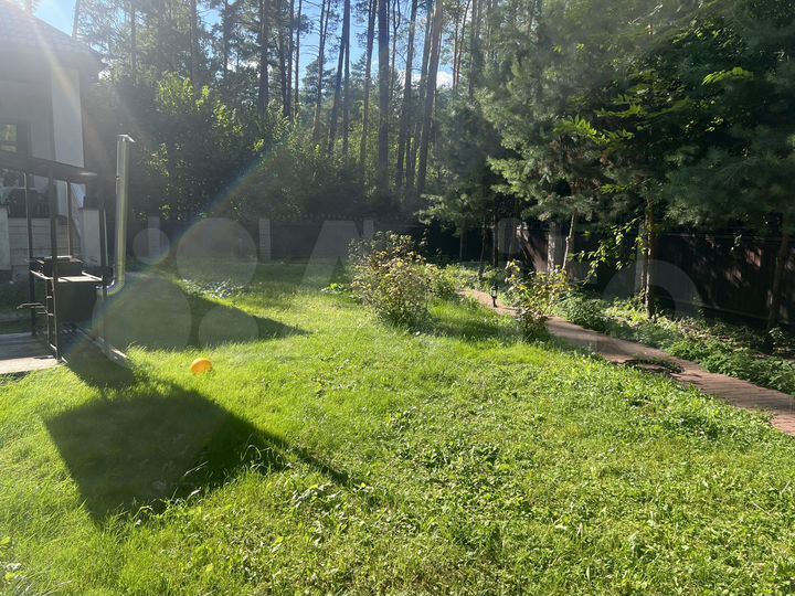 Дом 900 м² на участке 25 сот.