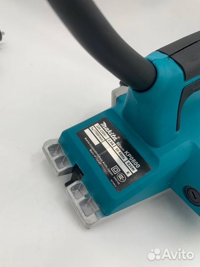 Электрический рубанок Makita KP0800