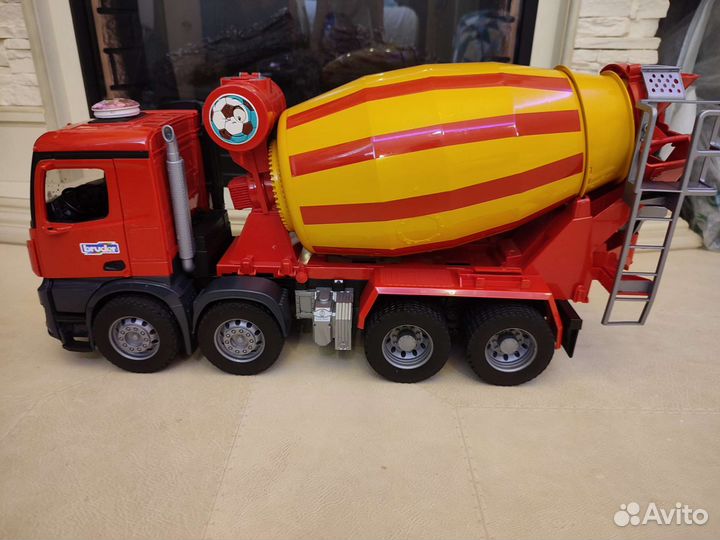 Беономешалка Bruder