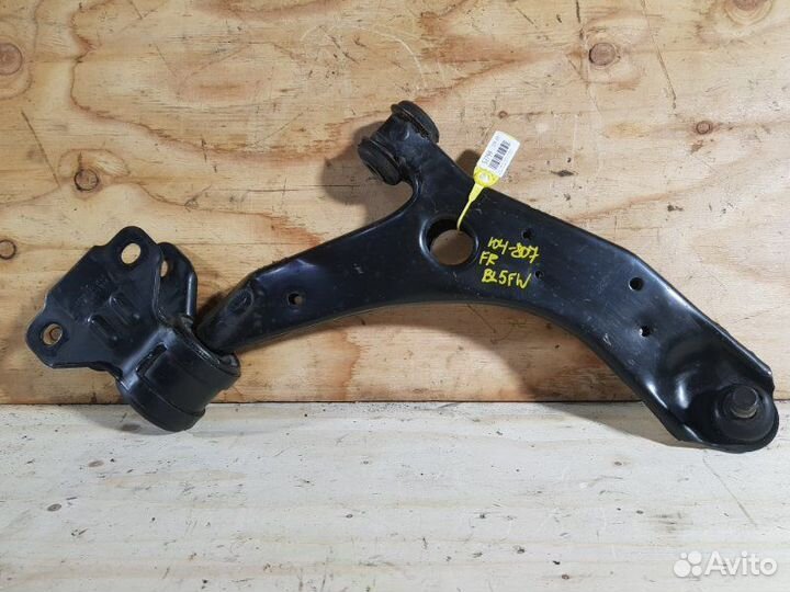 Рычаг подвески прав. перед. mazda axela