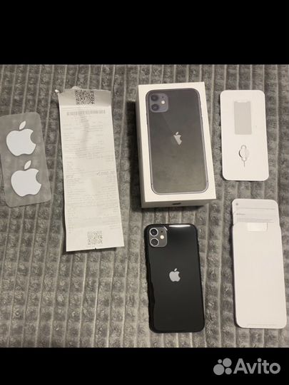 Телефон iPhone 11 64 гб