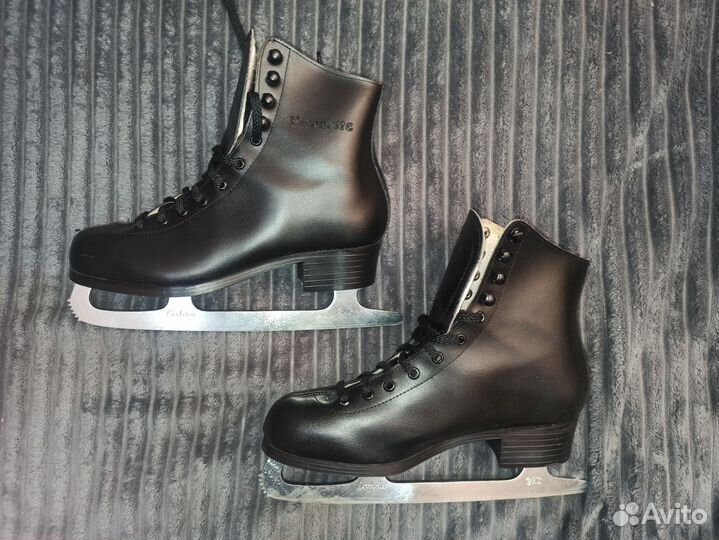 Коньки фигурные женские 40 размер