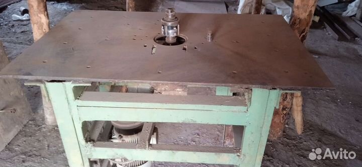 Фрезерный станок по дереву