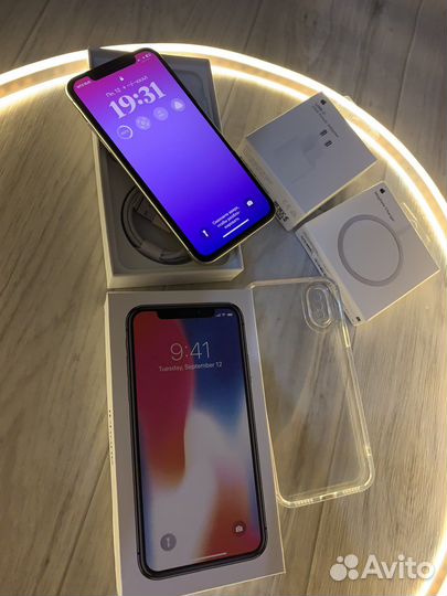 Телефон iPhone X Белыи в идеале