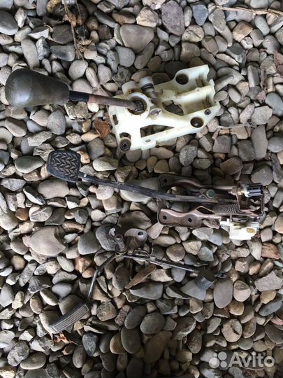 Toyota Vitz SCP10 кулиса на МКПП педаль цен за 1