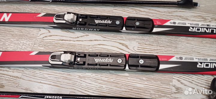 Продаю комплект Nordway беговые детские лыжи 130