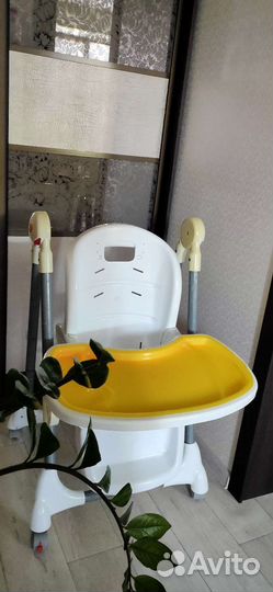 Детский стульчик для кормления