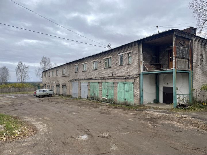 Гараж, > 30 м²