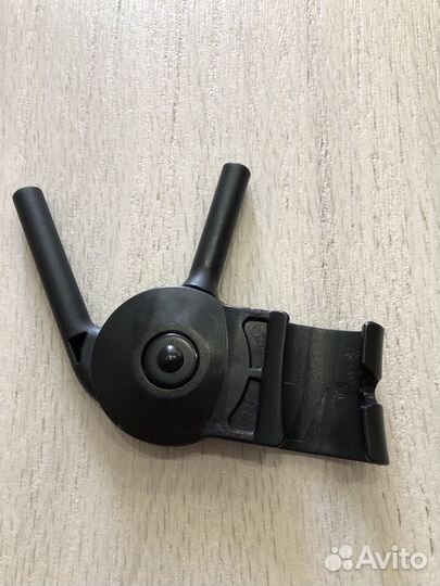 Крепление капюшона коляски правое