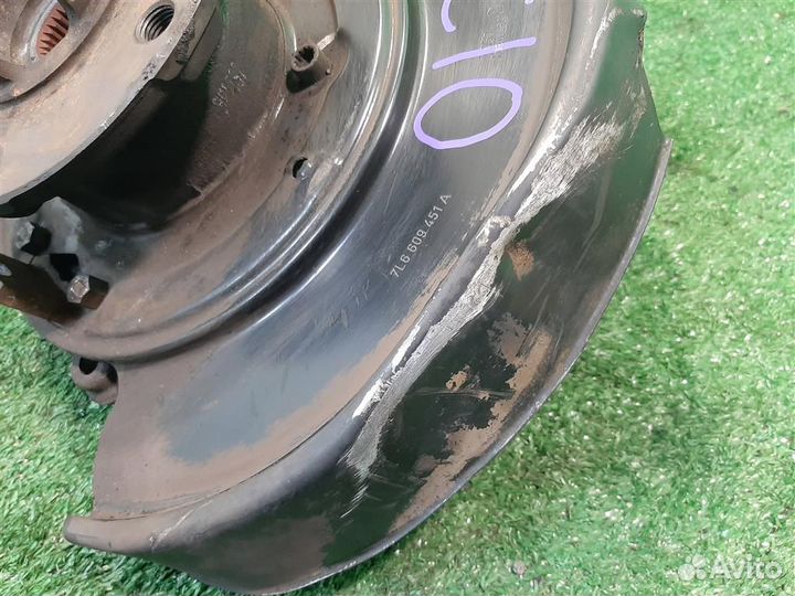 Кулак задний левый volkswagen Touareg (7L) 2007