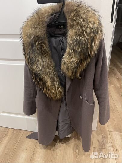 Пальто зимнее с натуральным мехом