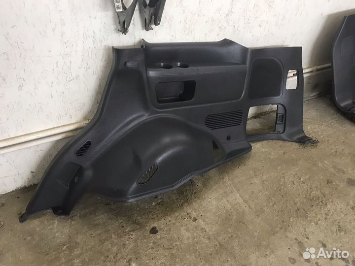 Обшивки багажника Lexus LX 570