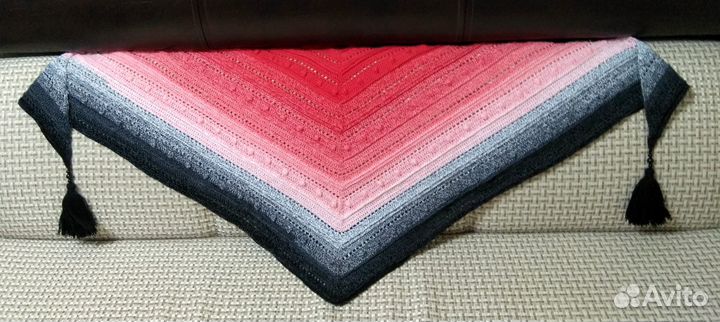 Бактус вязаный (шаль). Ручная работа