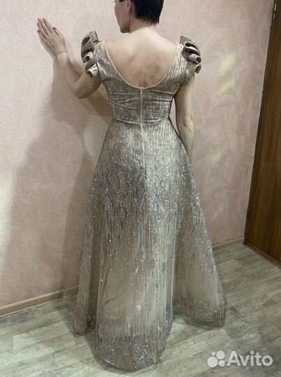 Вечернее платье