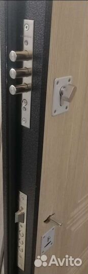 Дверь входная в квартиру