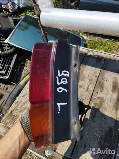 Стоп-сигнал задний левый Nissan Elgrand AVE50