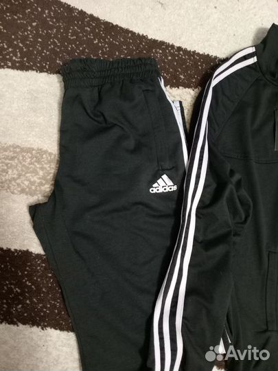 Спортивный костюм женский