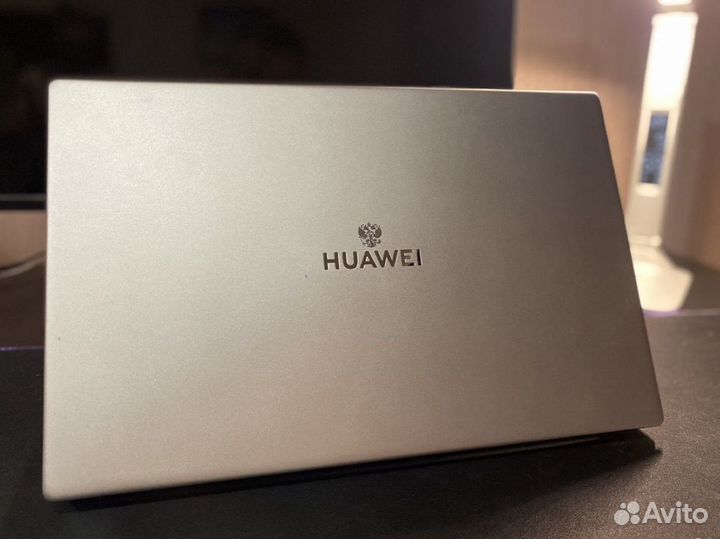 Ноутбук Huawei Matebook