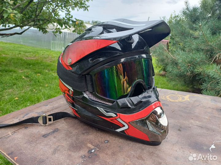 Кроссовый шлем