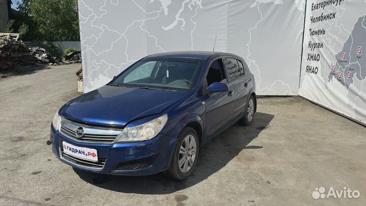 Повторитель в крыло Opel Astra (H) 13252455