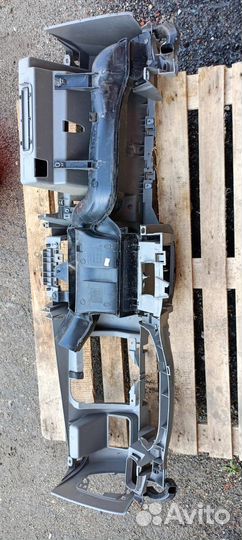 Торпедо нижняя часть Renault Symbol