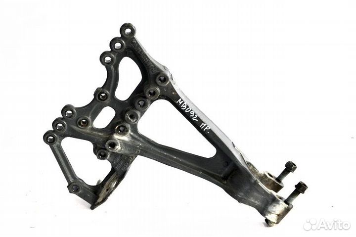 Кронштейн реактивной тяги, ведущего моста, правый