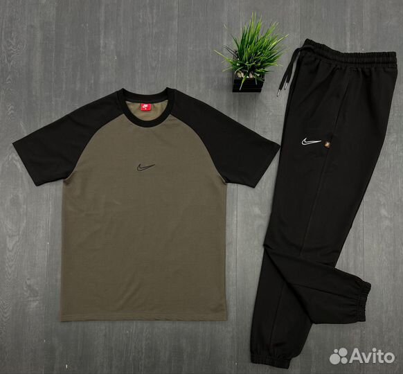 Костюм Nike весенний