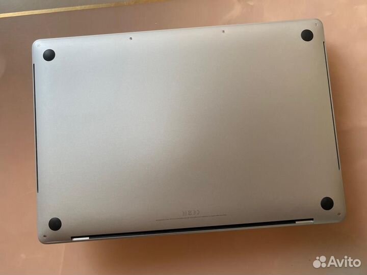Продам ноутбук Apple MacBook Pro 16'