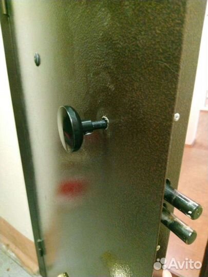 Вскрытие замков. Замена замков Открыть дверь авто