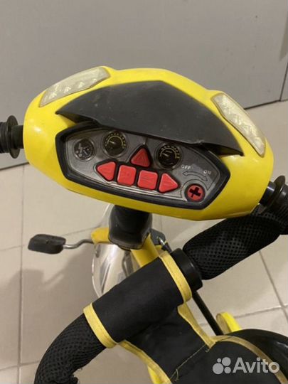 Трехколесный велосипед с родительской ручкой