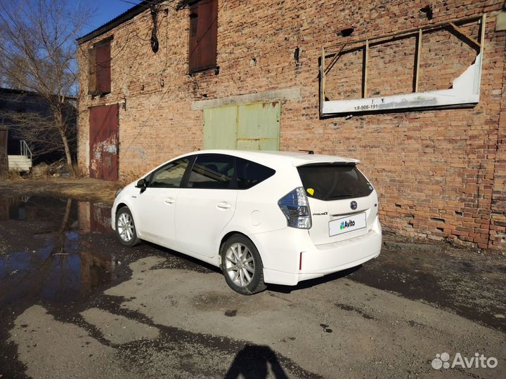 Toyota Prius Alpha 1.8 AT, 2012, 113 000 км