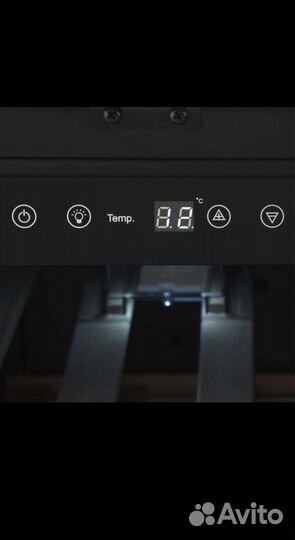 Винный шкаф AEG SWB63001DG