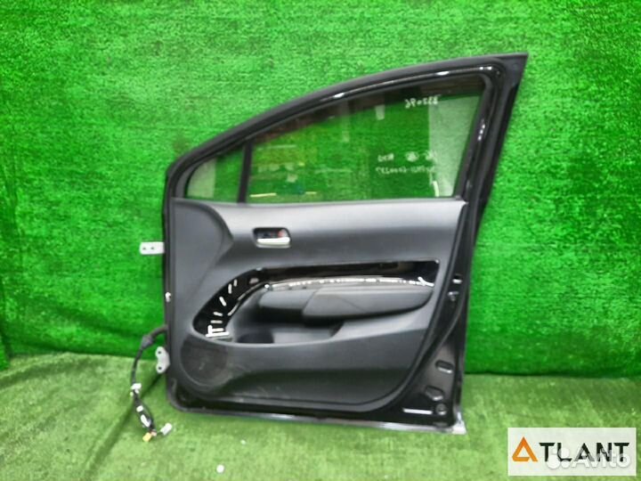 Дверь боковая передний правый toyota aqua