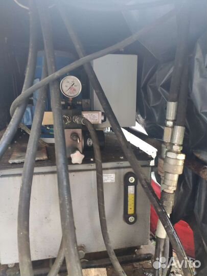 Станция для натяжения стальных тросов