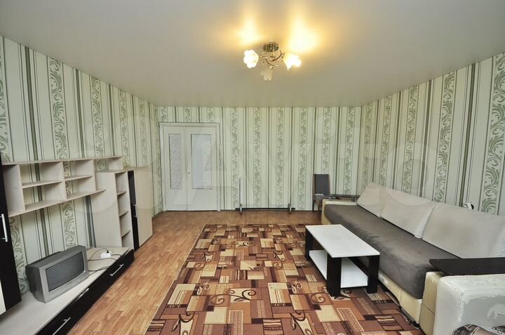 2-к. квартира, 67,3 м², 1/10 эт.