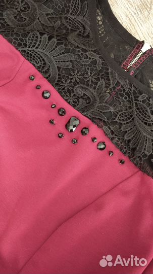 Платье с кружевом