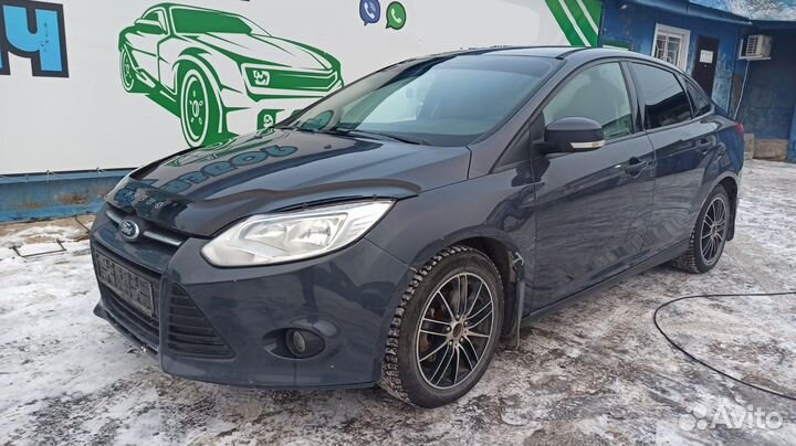 Замок спинки сиденья Ford Focus 3 2013 BM51A613B90