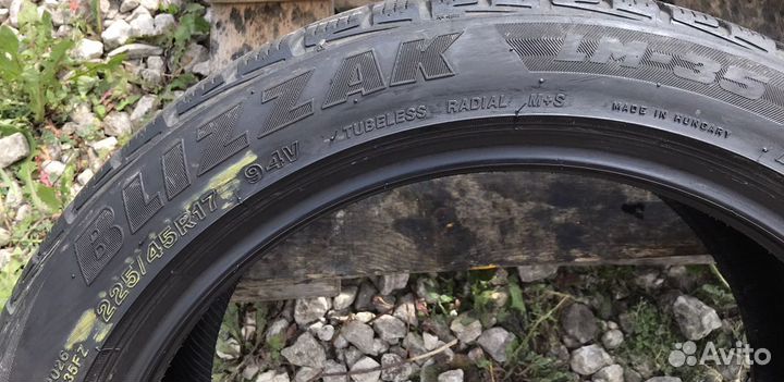 Bridgestone Blizzak LM-35 225/45 R17 94V