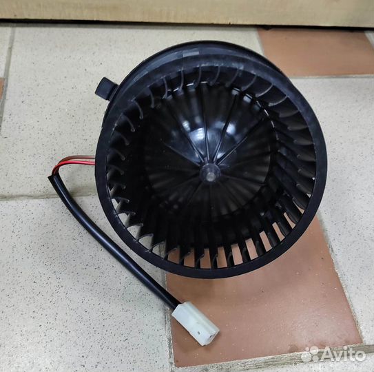 Моторчик печки Audi 80 / Passat B3