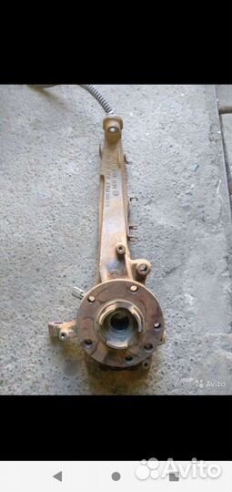 Поворотный кулак правый Volkswagen Touareg