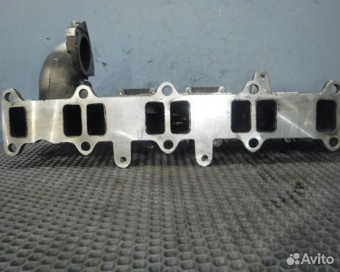 Mitsubishi Pajero 4 Коллектор впускной