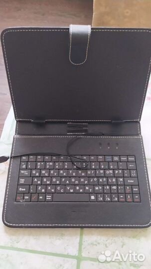 Клавиатура-чехол для планшета