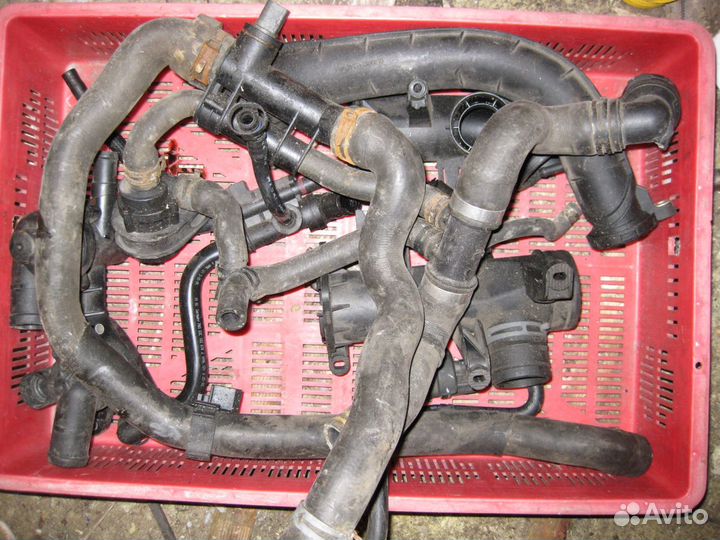 Тигуан. Патрубки системы охлаждения