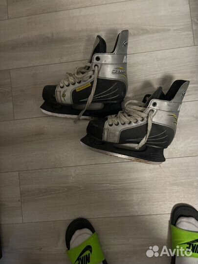 Коньки хоккейные