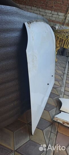 Капот (бу)и 2 крыла priora 2010 год