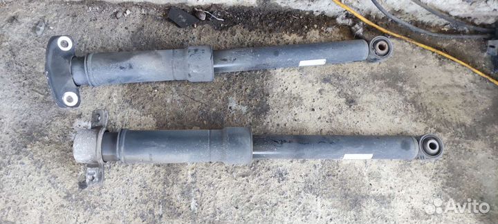 Амортизатор на Опель Мокка. 12-20