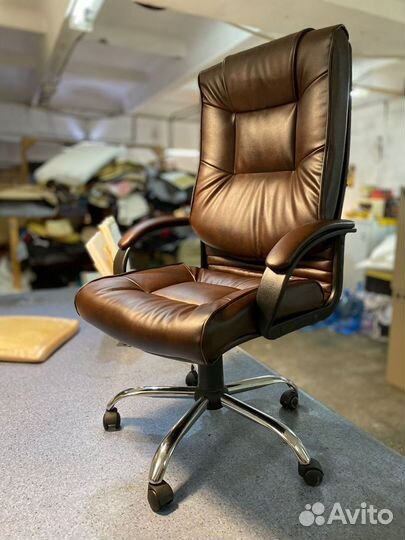 Офисное кресло