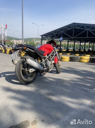 Ducati m800