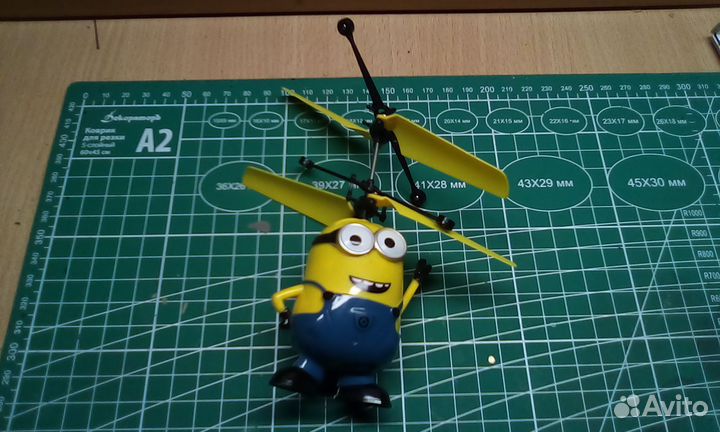 Летающий миньон