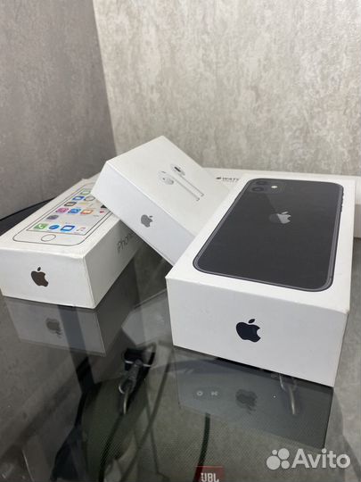 Коробки от iPhone